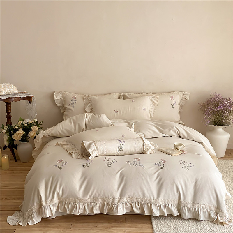 Home Textiles Towel Set - طقم أغطية سرير فاخر مطرز بالزهور